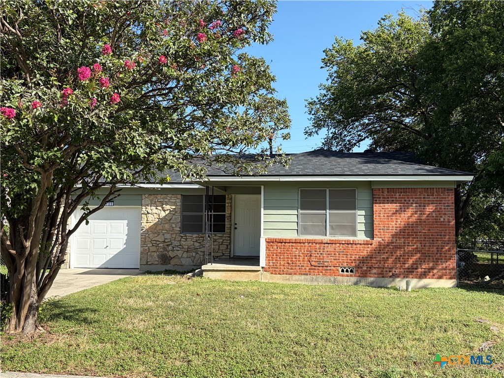 706 W Avenue E Property Photo 1