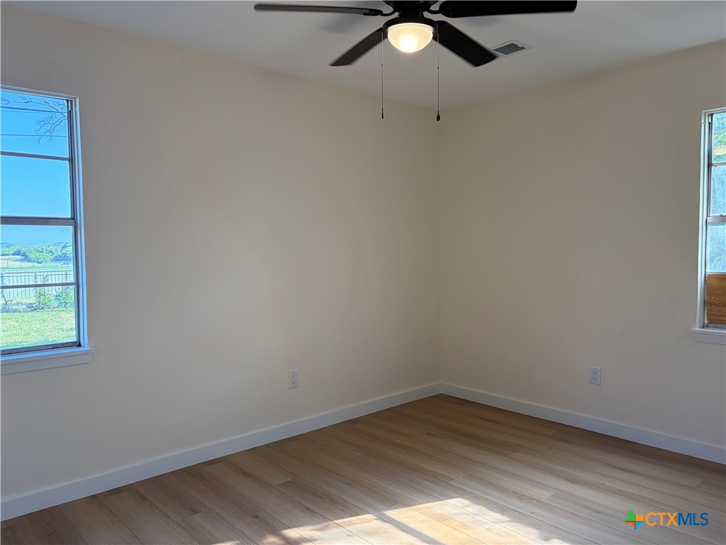 706 W Avenue E Property Photo 8