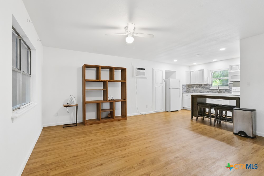 761 Whippoorwill Drive B Property Photo 6