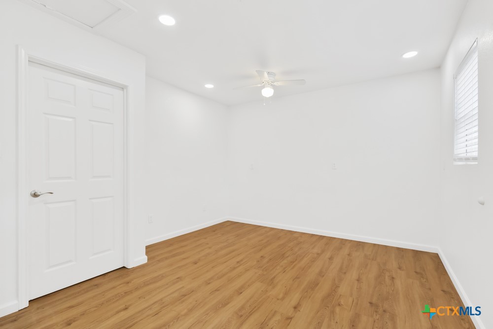 761 Whippoorwill Drive B Property Photo 11
