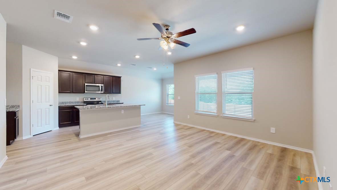 2010 Mandarin Court Property Photo 9