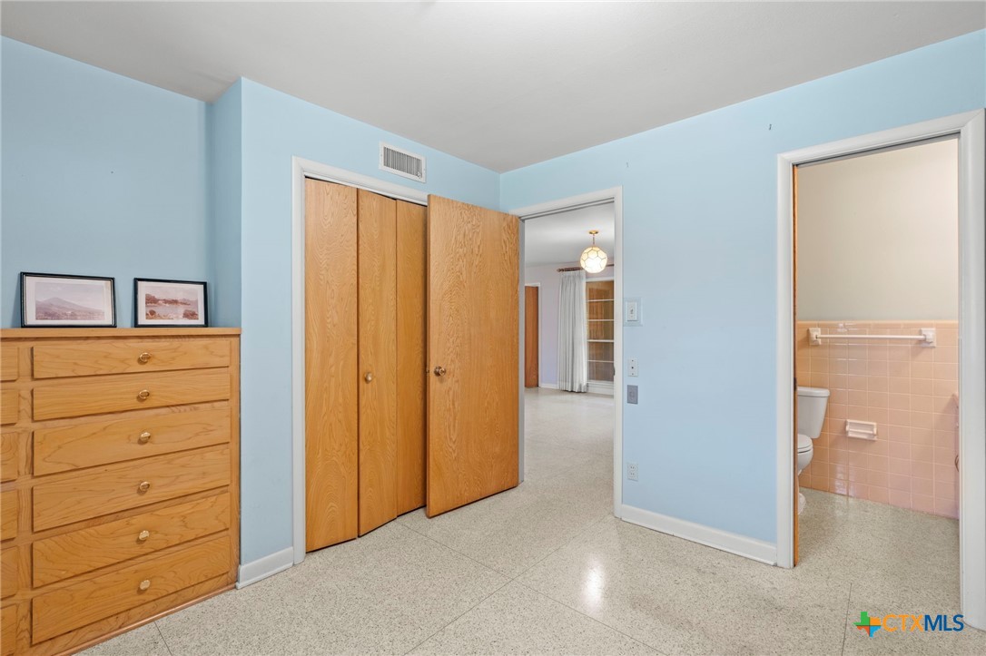 3101 El Camino Drive Property Photo 16