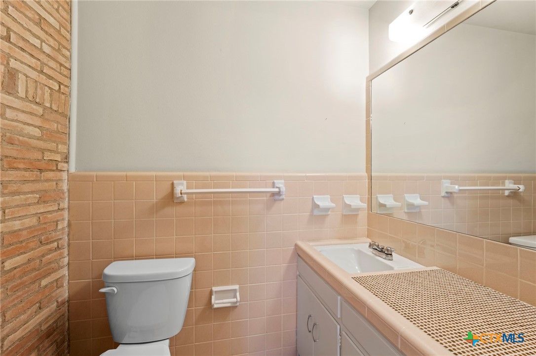 3101 El Camino Drive Property Photo 17