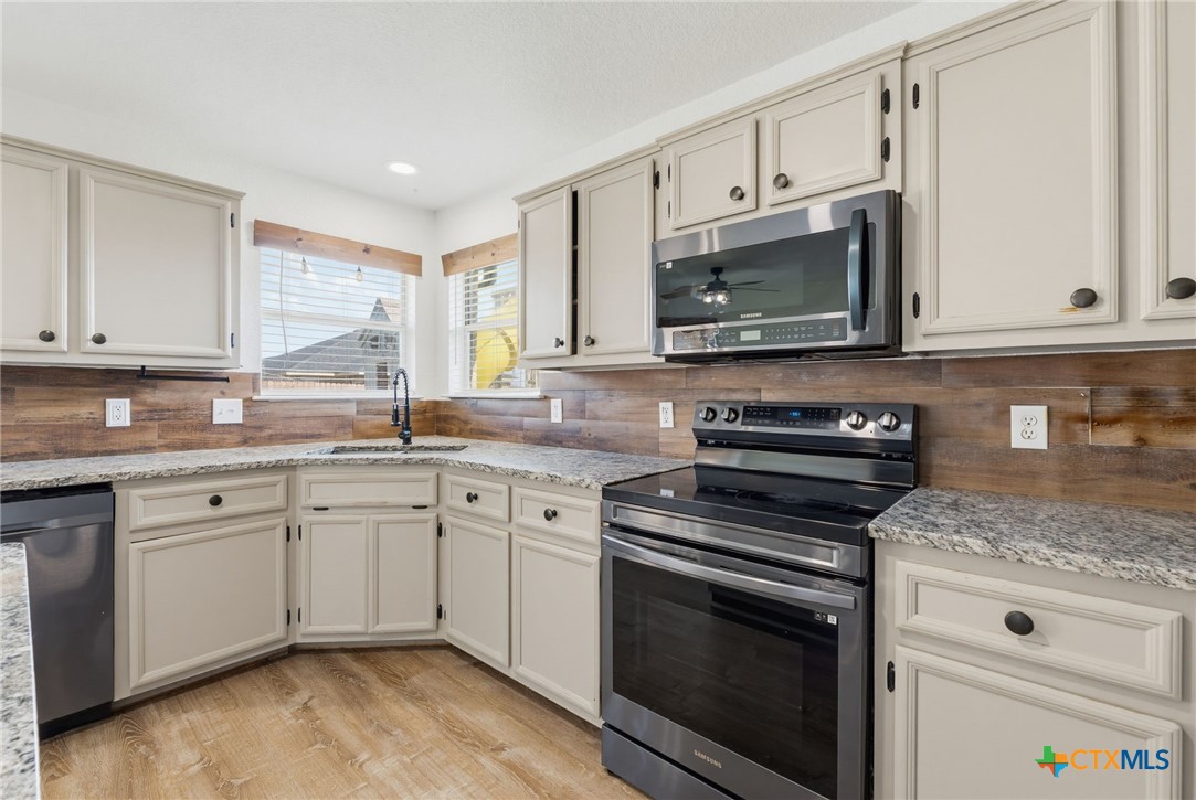 2102 Joseph Drive Property Photo 12