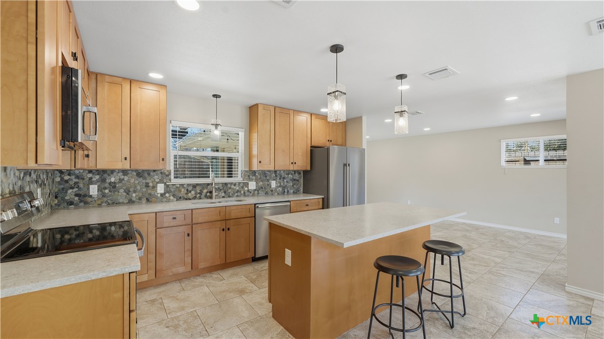 1409 Highland Drive Property Photo 6