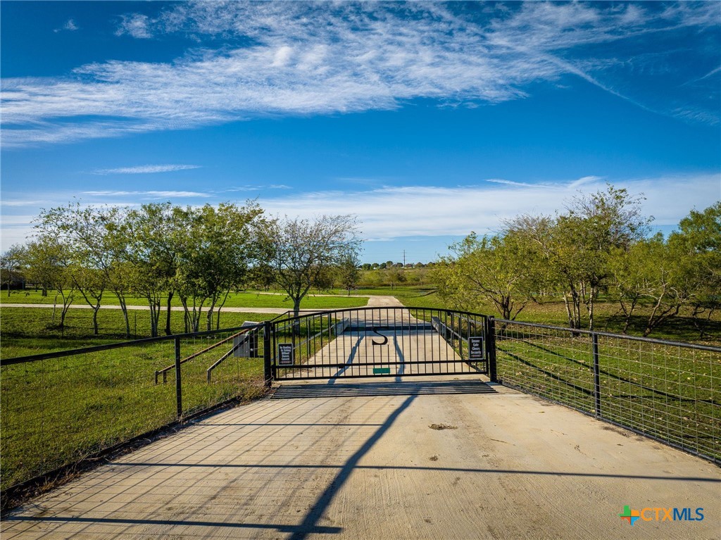 148 Lakecreek Drive Property Photo 2