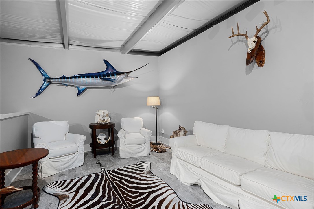 148 Lakecreek Drive Property Photo 11