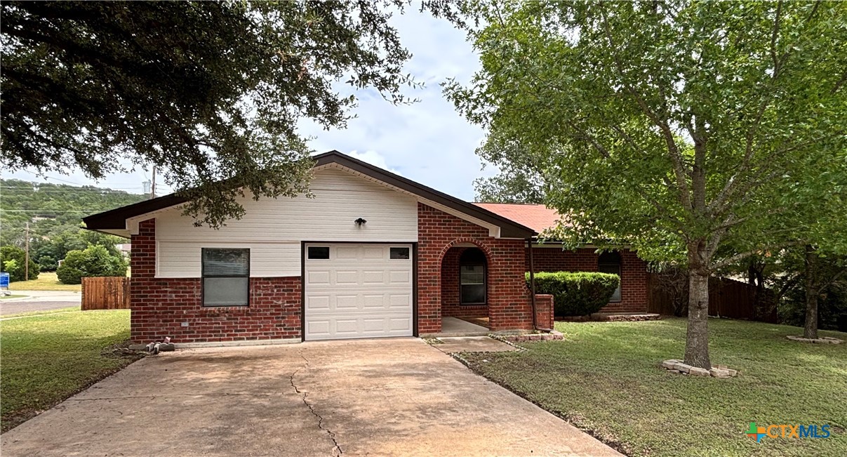 2001 Pleasant Lane Property Photo 1