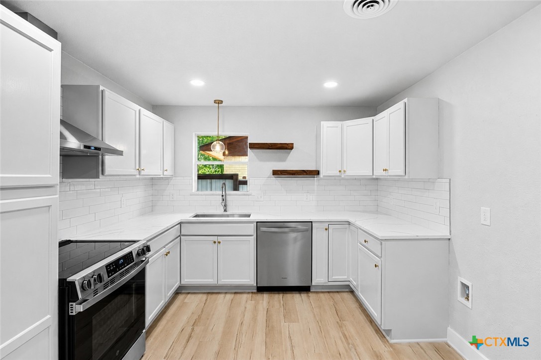 1310 Metropolitan Drive Property Photo 9