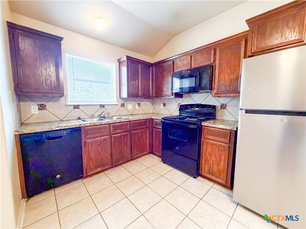 3011 Baldwin Loop Property Photo 6