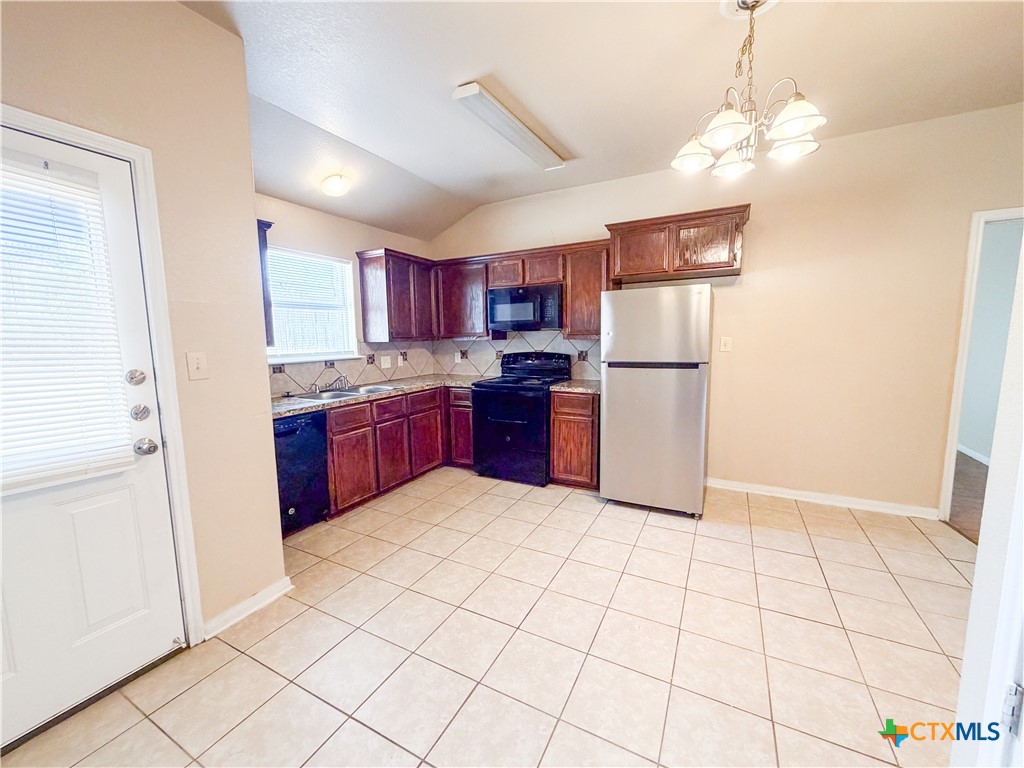 3011 Baldwin Loop Property Photo 8