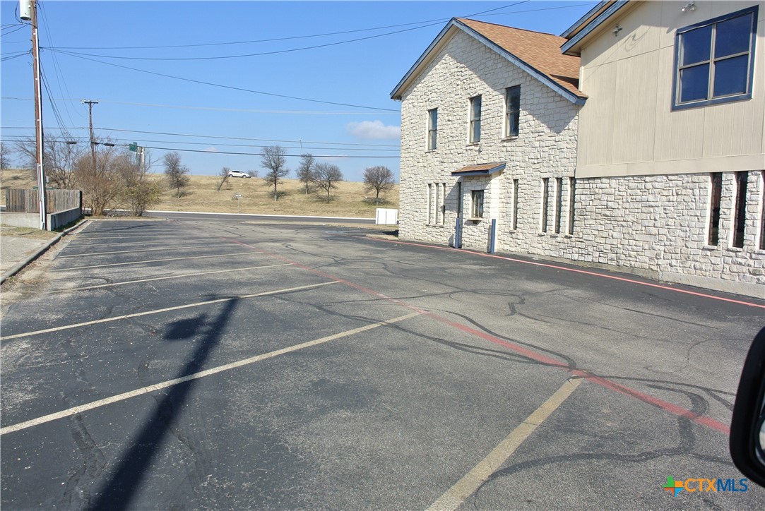 2206 E Central Texas Expressway Property Photo 3