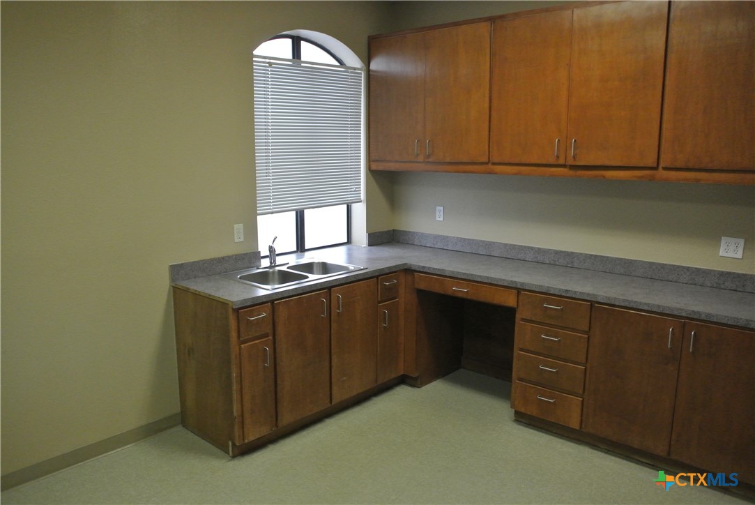 2206 E Central Texas Expressway Property Photo 6