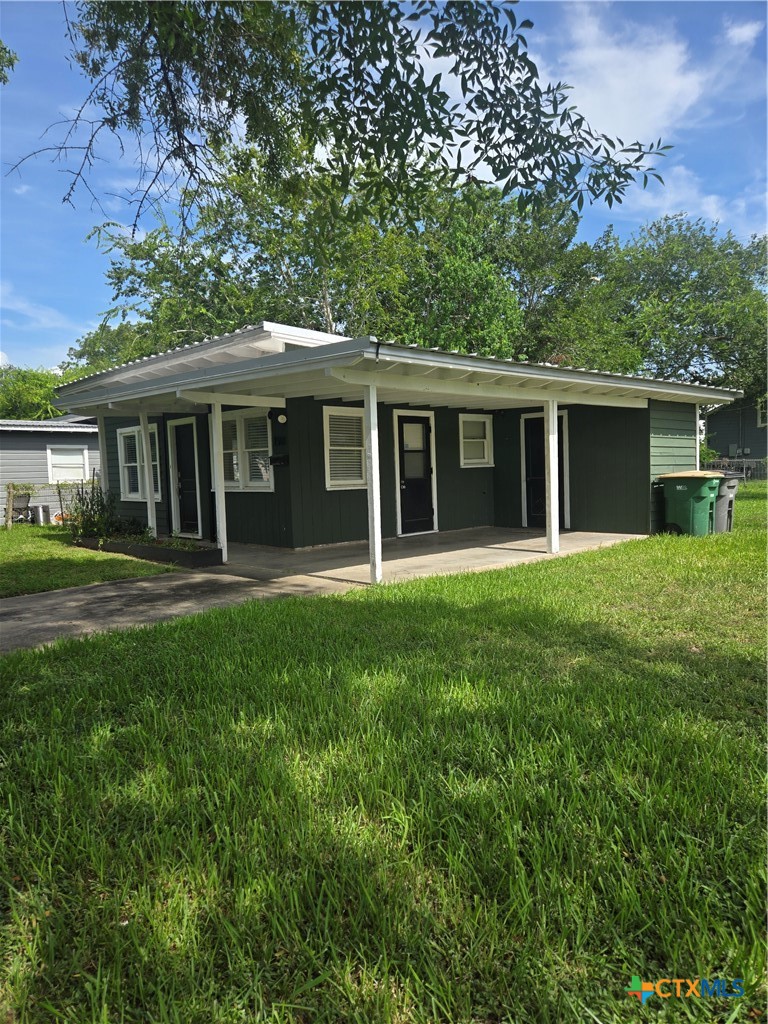 1501 E Rosebud Avenue Property Photo 2