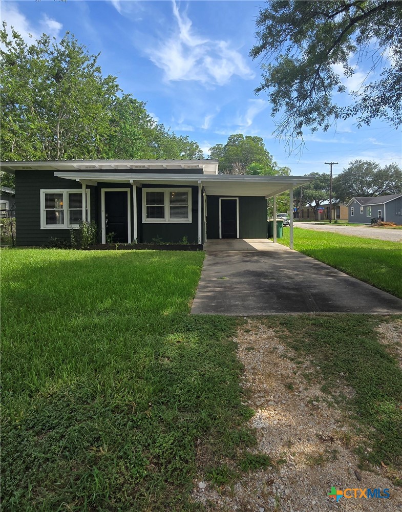 1501 E Rosebud Avenue Property Photo 3