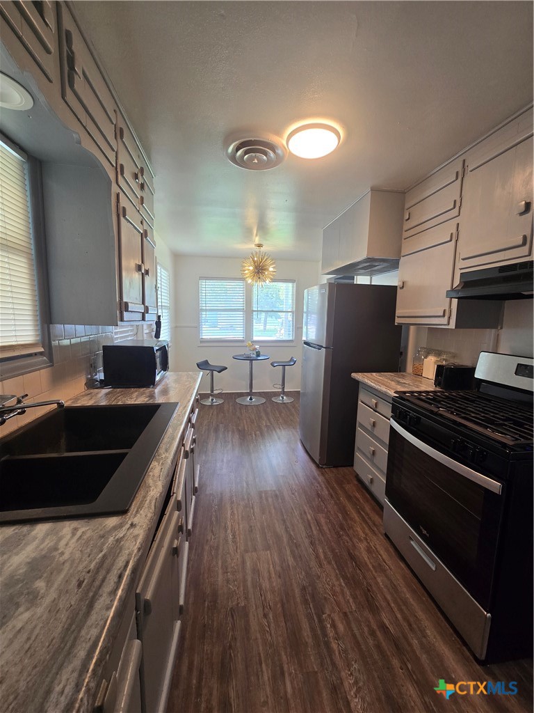 1501 E Rosebud Avenue Property Photo 4