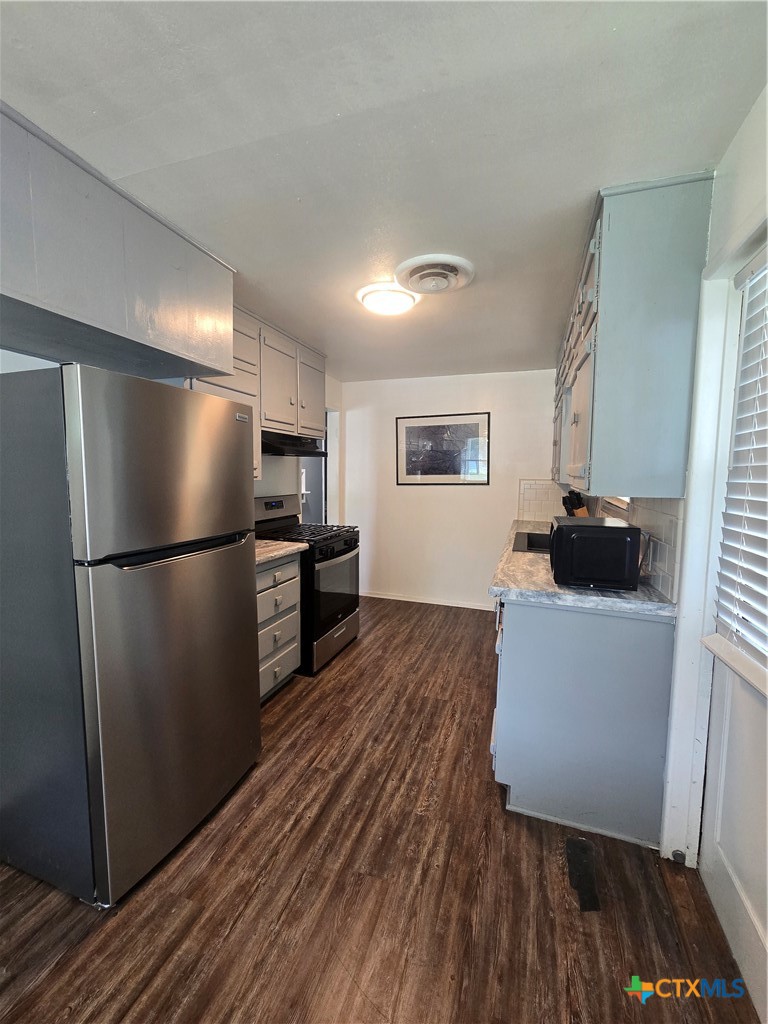 1501 E Rosebud Avenue Property Photo 5
