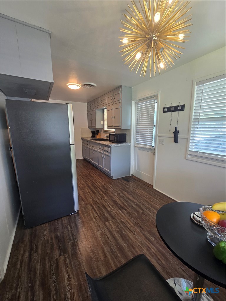 1501 E Rosebud Avenue Property Photo 6