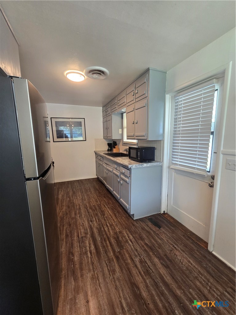 1501 E Rosebud Avenue Property Photo 7