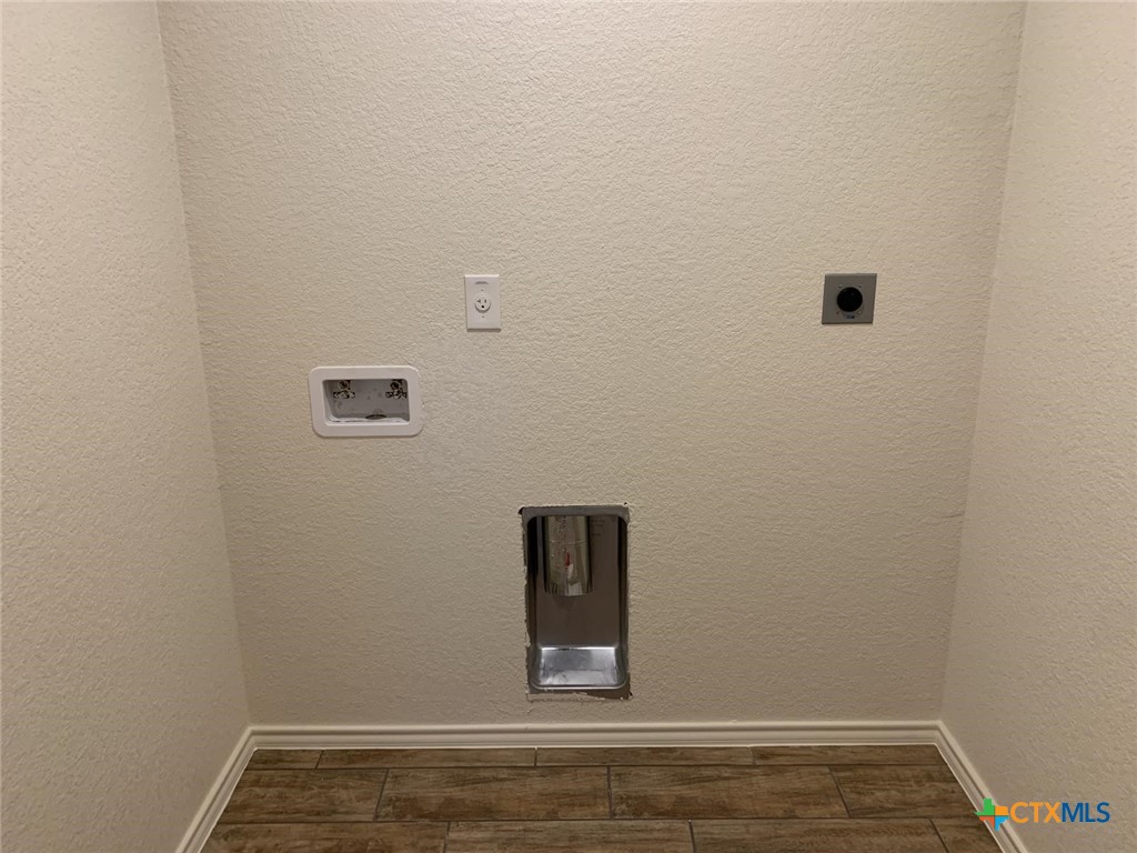 2412 Alterman Drive A Property Photo 8