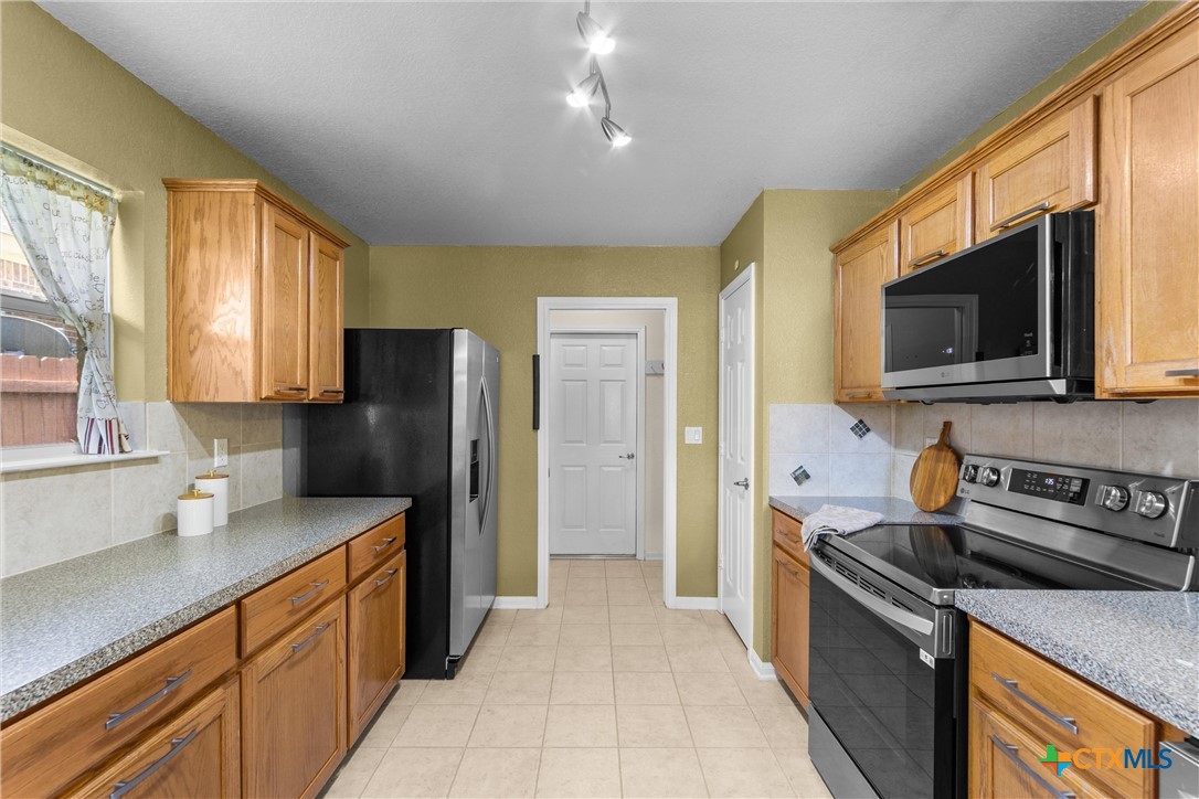 3709 S Llano Estacado Court Property Photo 6