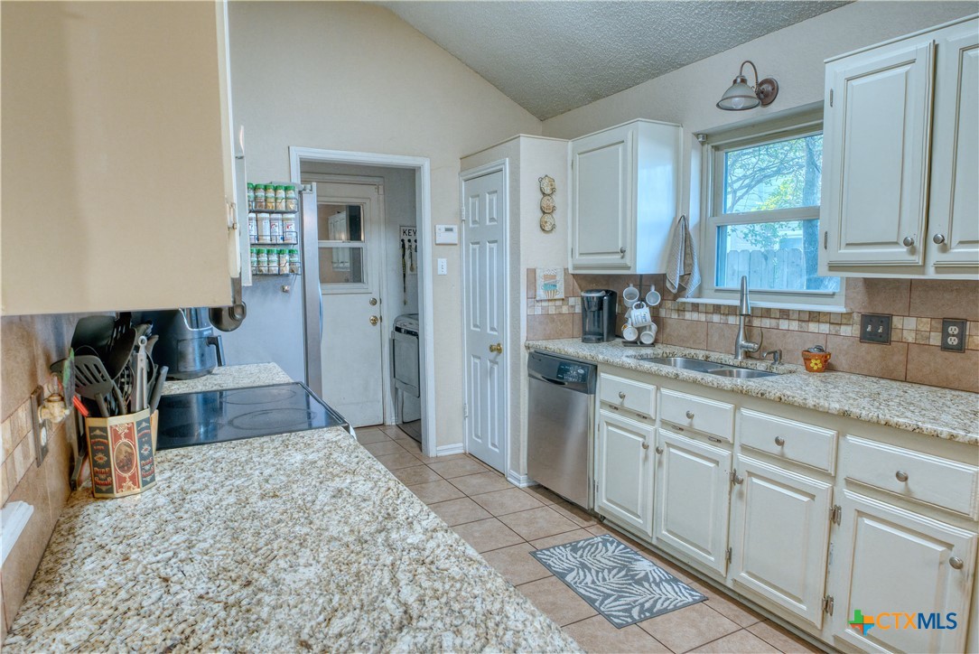 220 Atkinson Avenue Property Photo 9