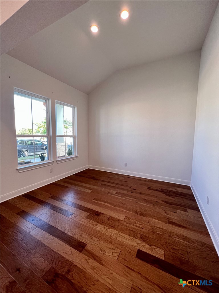 611 N Guenther Avenue Property Photo 4
