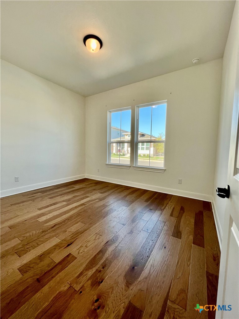 611 N Guenther Avenue Property Photo 6