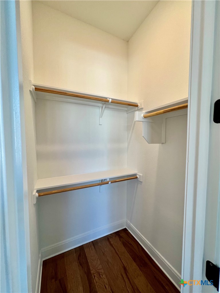 611 N Guenther Avenue Property Photo 7