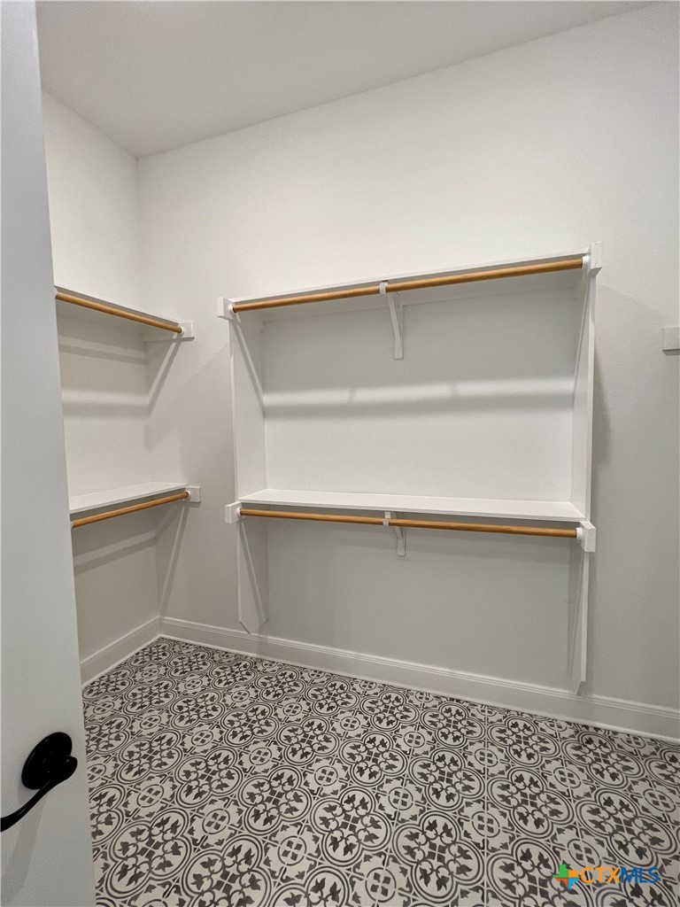 611 N Guenther Avenue Property Photo 27