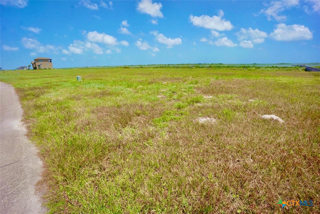 L 135 E Burgundy Bay Property Photo 4