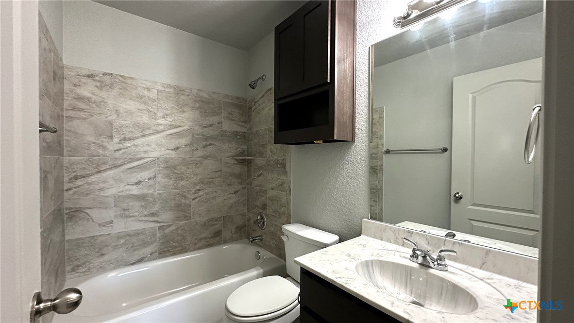 127 Cameron Drive B Property Photo 5