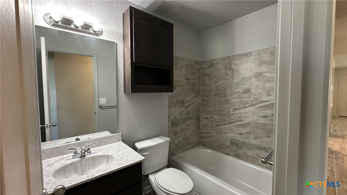 127 Cameron Drive B Property Photo 6