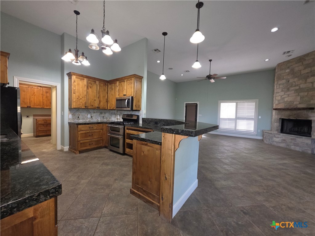 565 E Ward Street Property Photo 12