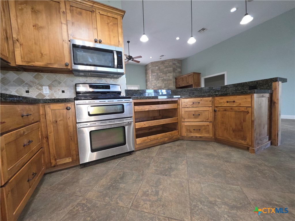 565 E Ward Street Property Photo 13