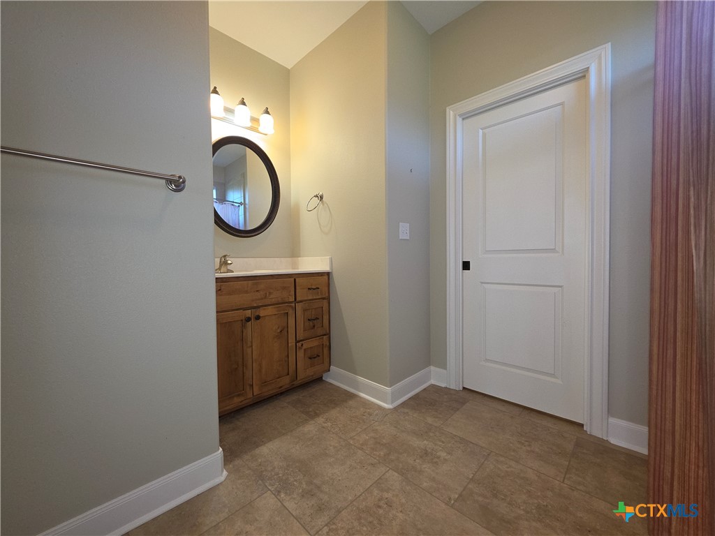 565 E Ward Street Property Photo 19