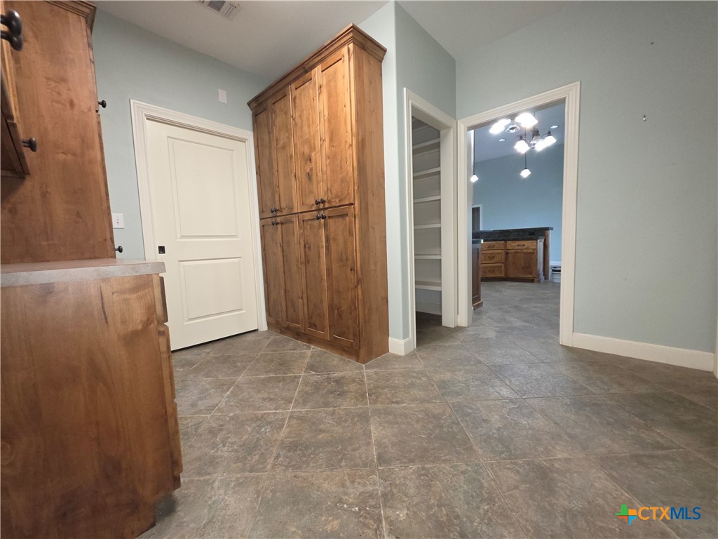 565 E Ward Street Property Photo 25