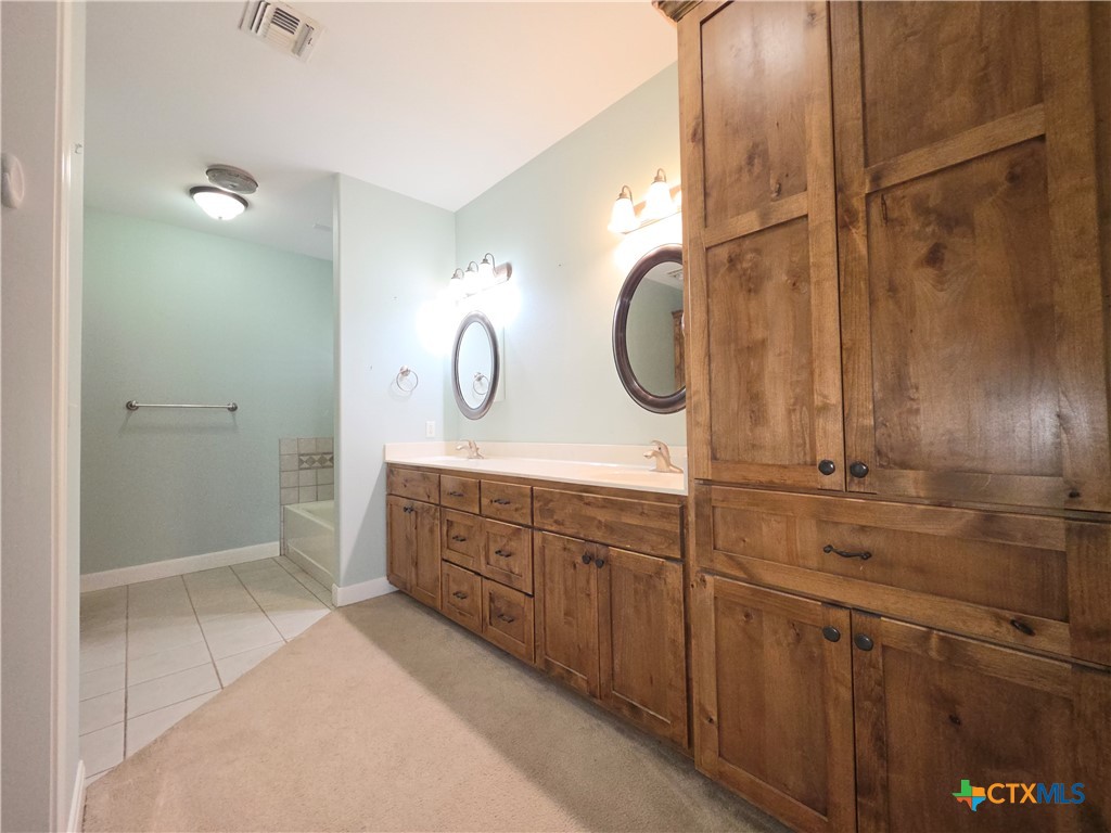 565 E Ward Street Property Photo 28
