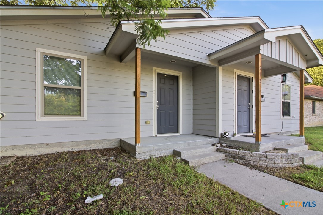 912 S 6th Street B Property Photo 2