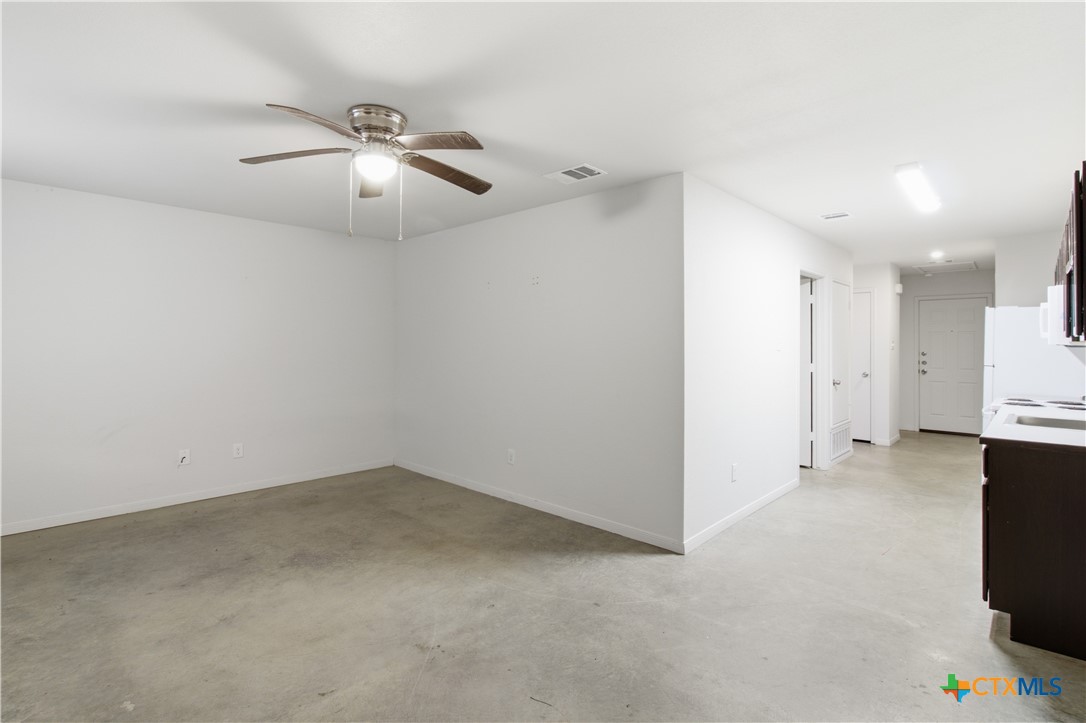 912 S 6th Street B Property Photo 4