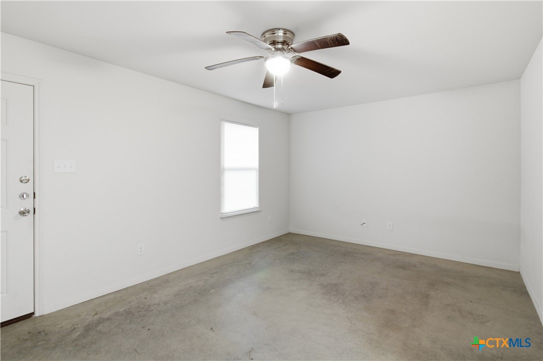 912 S 6th Street B Property Photo 5