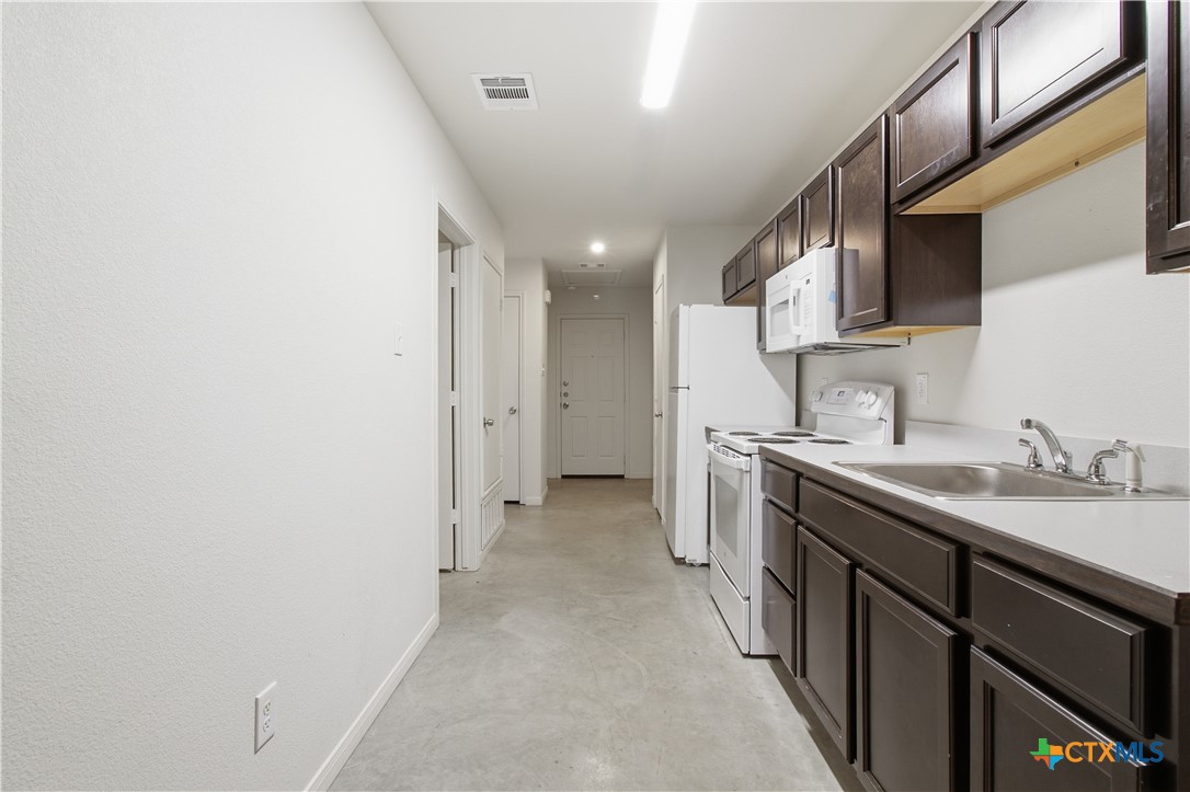 912 S 6th Street B Property Photo 9