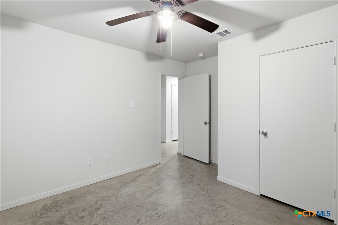 912 S 6th Street B Property Photo 11
