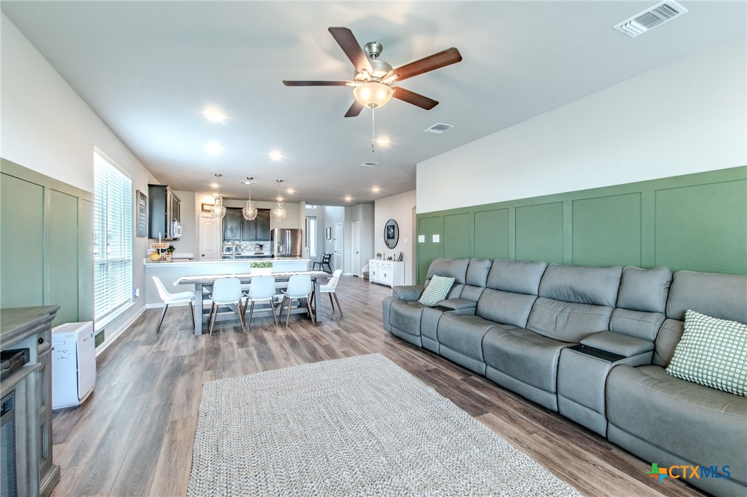7514 Broadmoor Cove Property Photo 4
