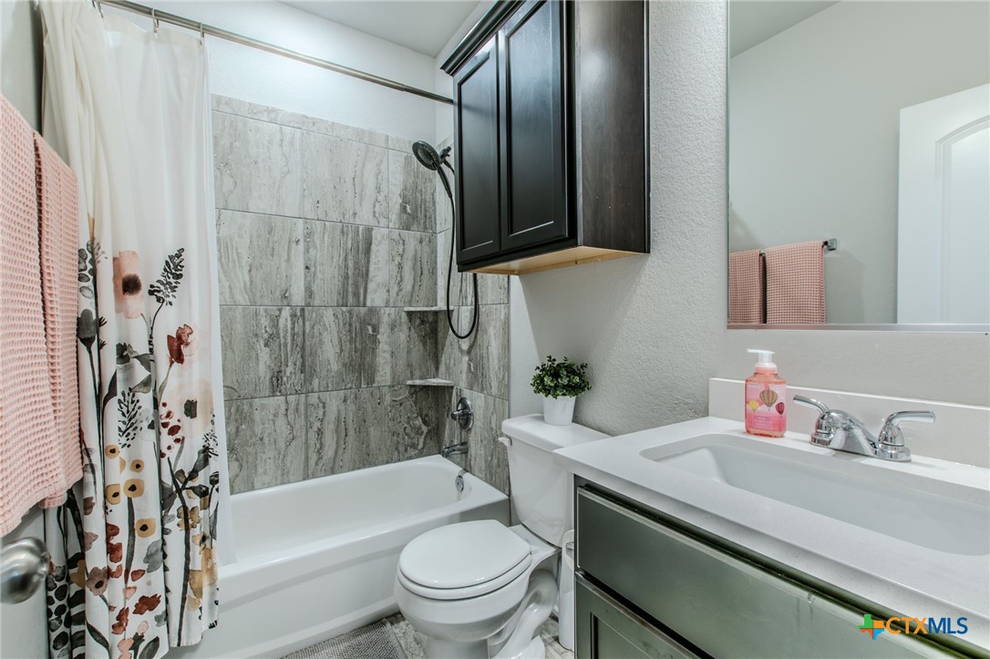 7514 Broadmoor Cove Property Photo 27