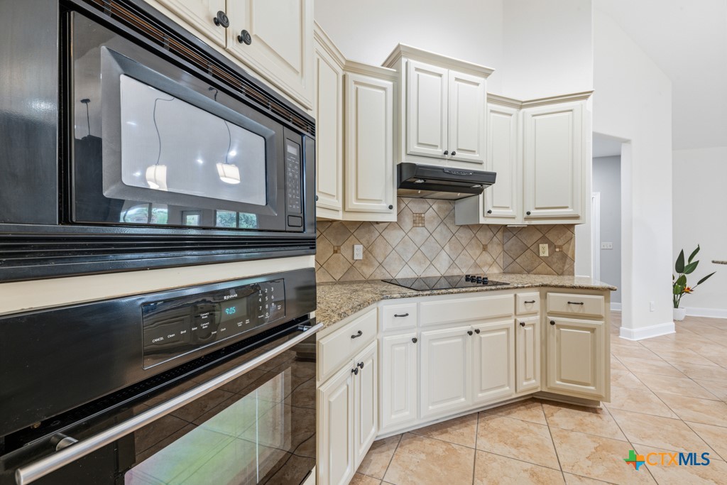 200 Texas Country Drive Property Photo 14
