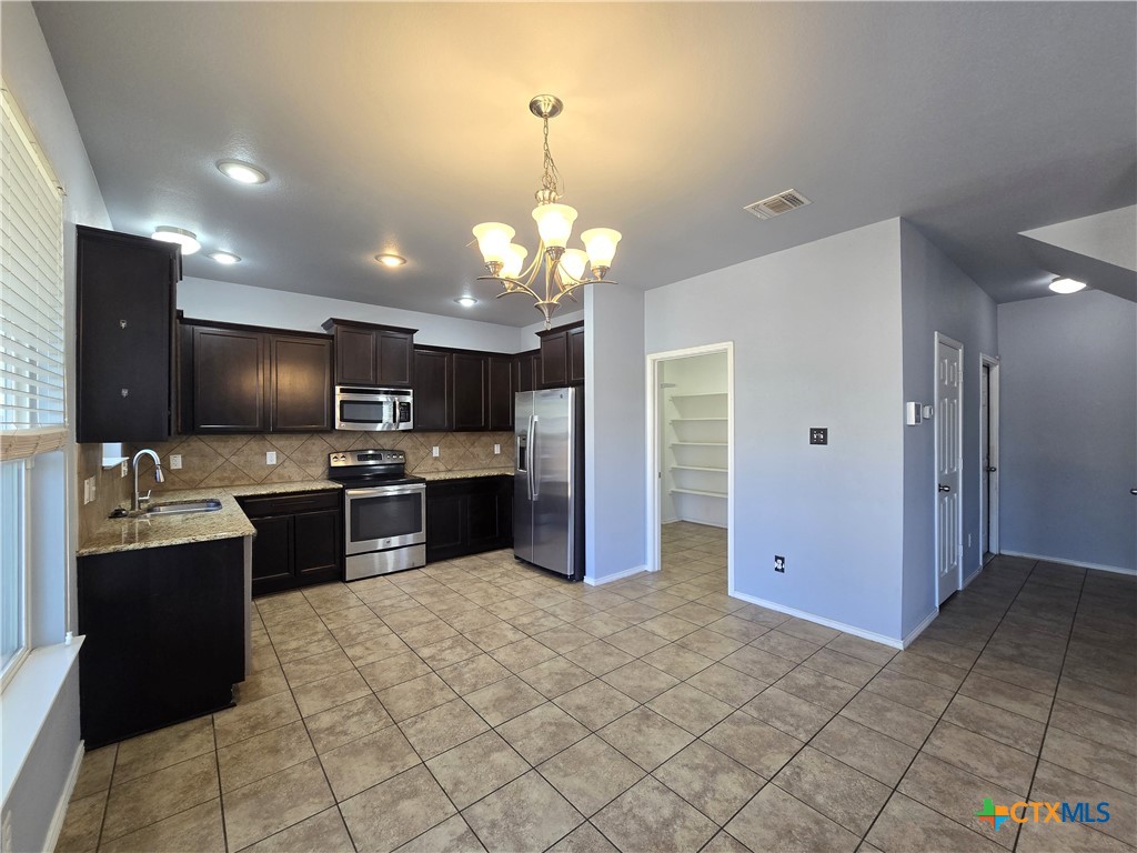 9613 Adeel Drive Property Photo 10
