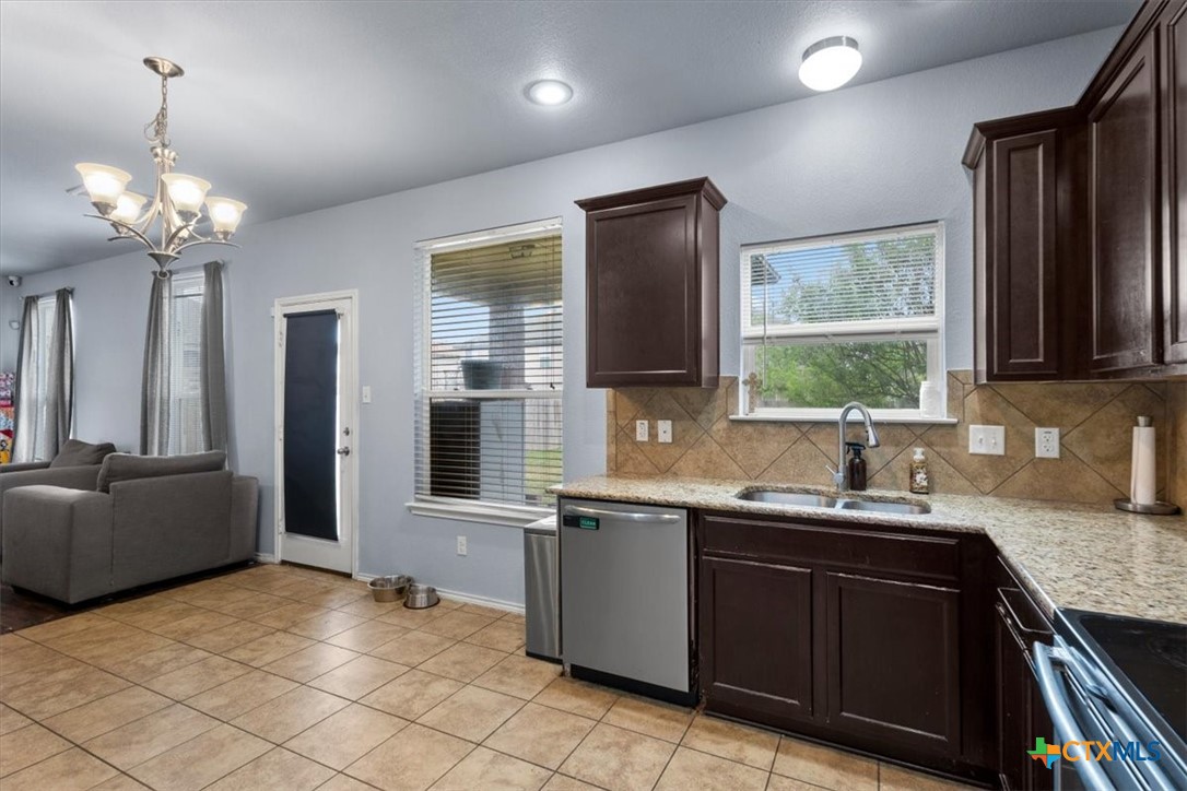 9613 Adeel Drive Property Photo 11