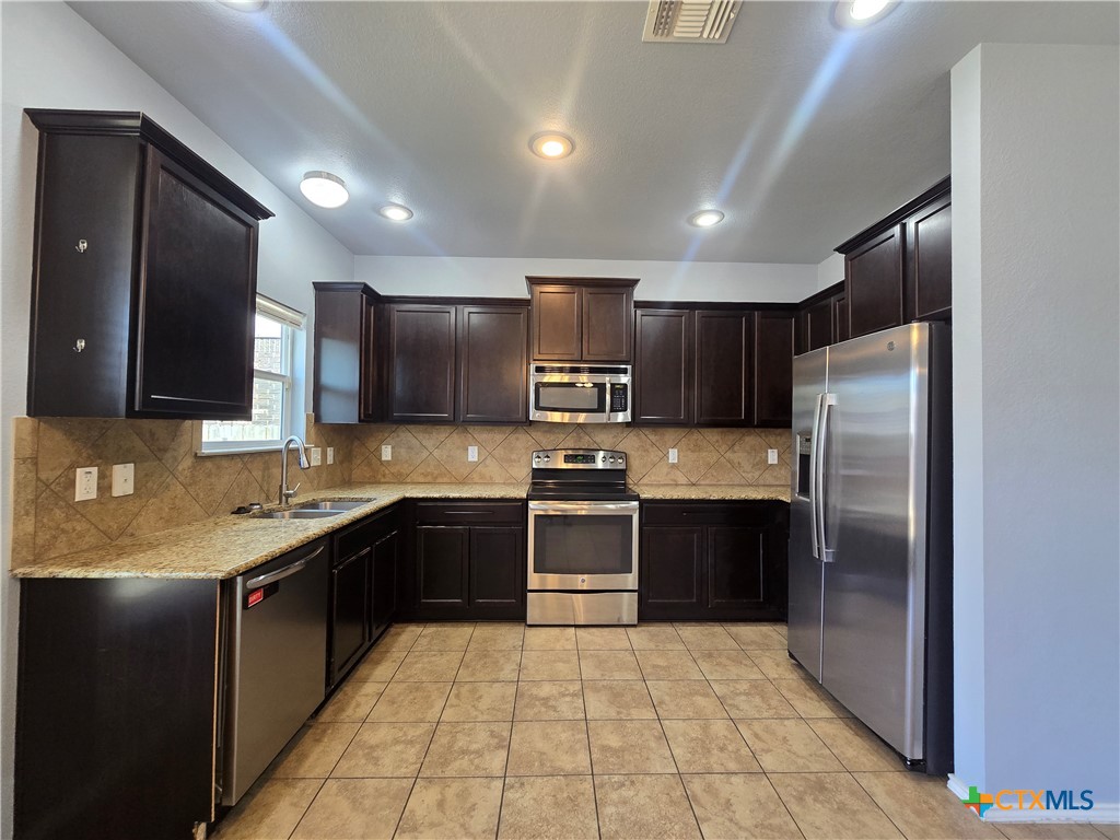 9613 Adeel Drive Property Photo 13