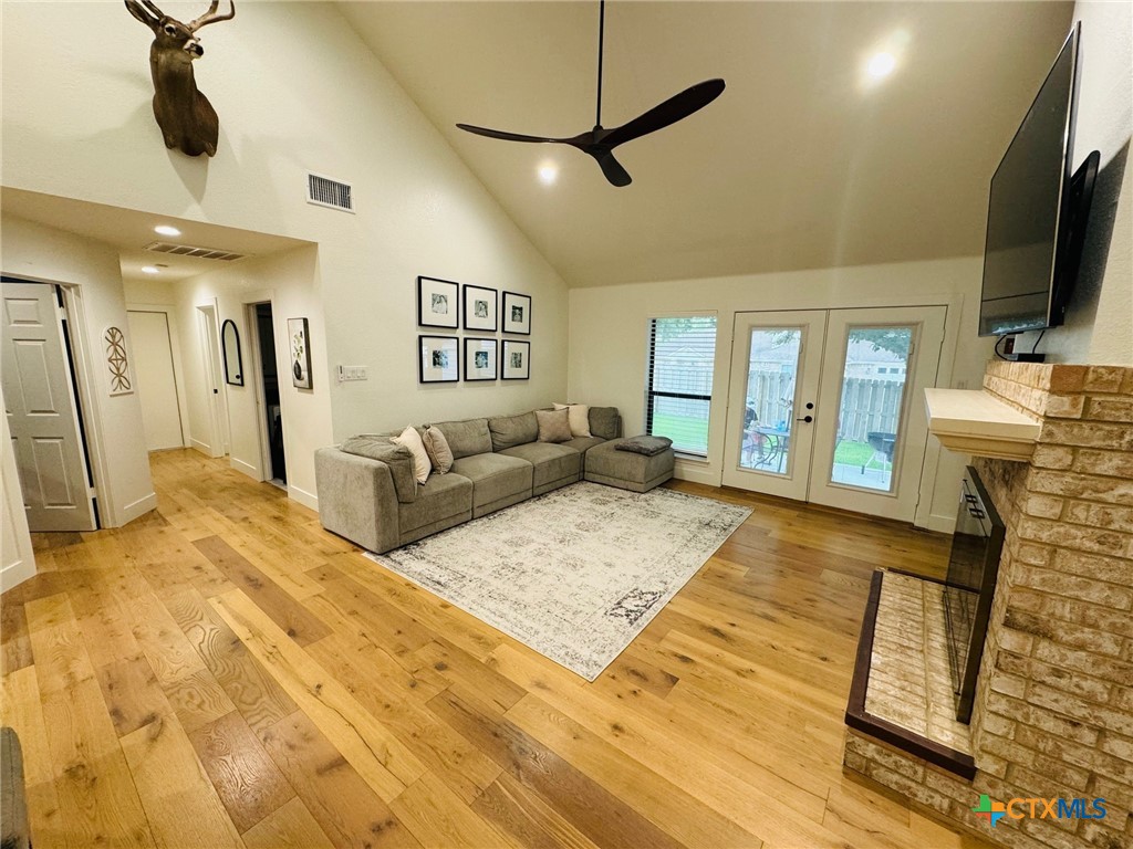 1234 Bluff Creek Circle Property Photo 2